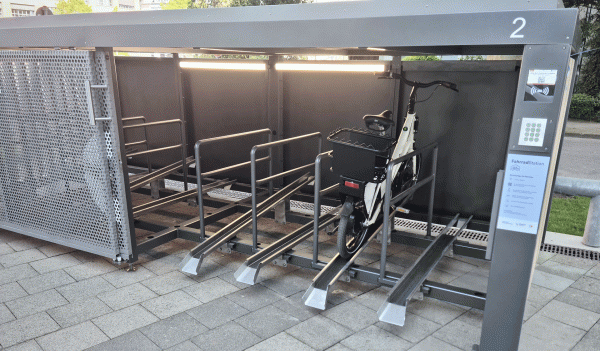Abstellanlage für Fahrräder mit Zugangstechnik Abstellanlage für Fahrräder mit Zugangstechnik