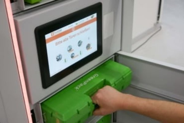 Steuerrechner mit Display und NutzerfĂĽhrung fĂĽr Akku Wechselstationen Linux IPX mit Display fĂĽr Akkuwechselstationen