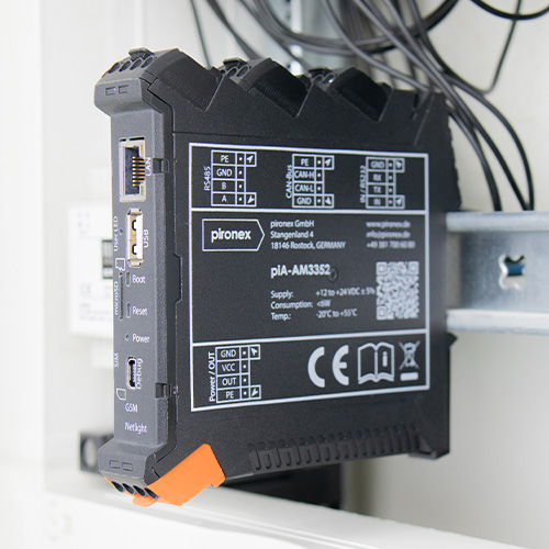 Flexibler Hutschienen-IPC: Zukunftssicher dank Linux-Unterstützung IPC an Hutschiene