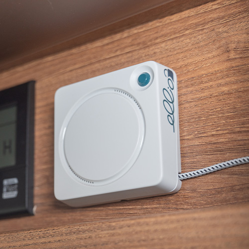 ellioS: Intelligentes Alarmsystem für Camper und Ferienhäuser Intelligentes Alarmsystem im Camper montiert